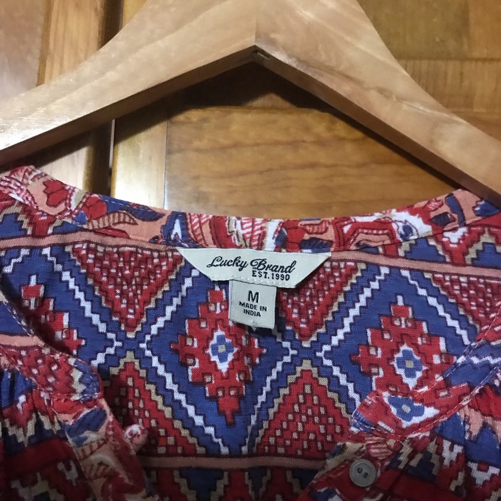 Lucky Geometric Patterned Top - Picture 3 of 3